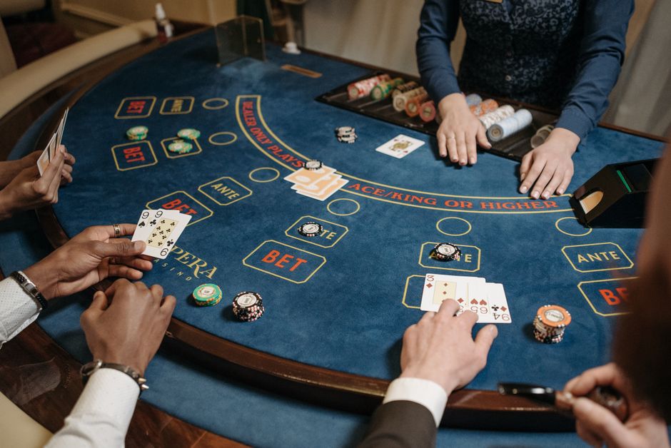 Strategi Dasar Poker untuk Pemula Indonesia